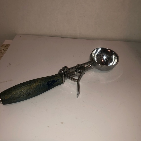 Metal Ice Cream Scoop with wood green handle- perfect for ice cream and rice - Picture 8 of 8